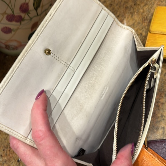 Lot of 4 wallets , LV, Coach, Ungaro, Furla - Picture 14 of 15